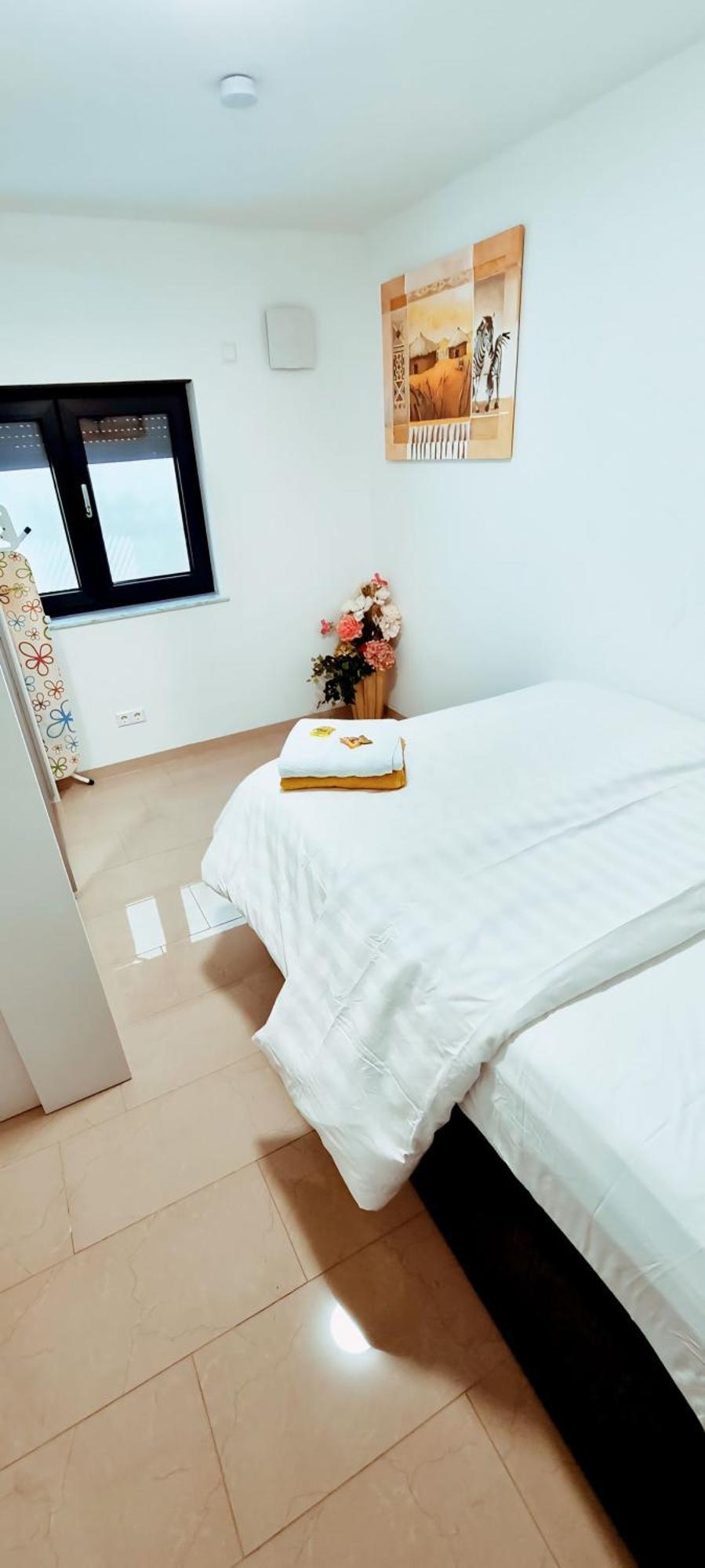Einliegerwohnung Neu In Vaihingen Enz Horrheim Екстер'єр фото