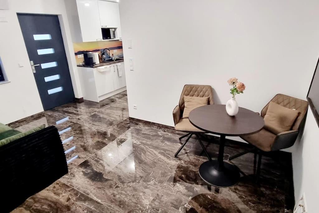 Einliegerwohnung Neu In Vaihingen Enz Horrheim Екстер'єр фото